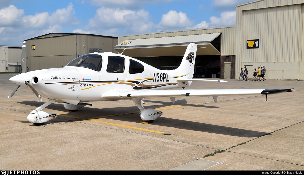 N36PL CIRRUS DESIGN CORP SR20 photo 2